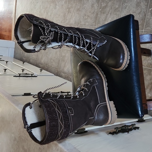 NYC laceup boots - Picture 1 of 5